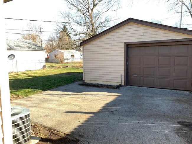 Building Photo - Gorgeous Ranch Home in Lawrence Township