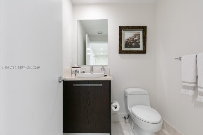 Building Photo - 17121 Collins Ave