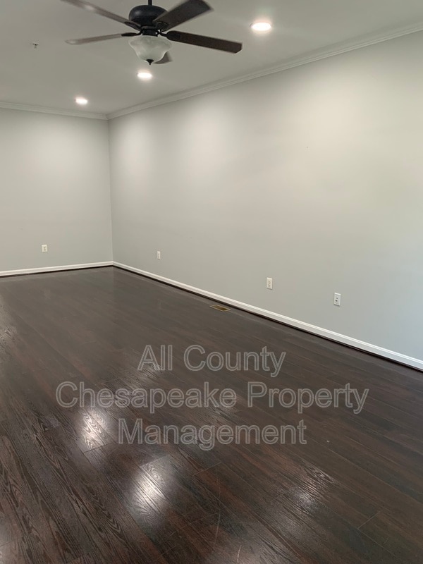 Building Photo - 303 Rustic Ct