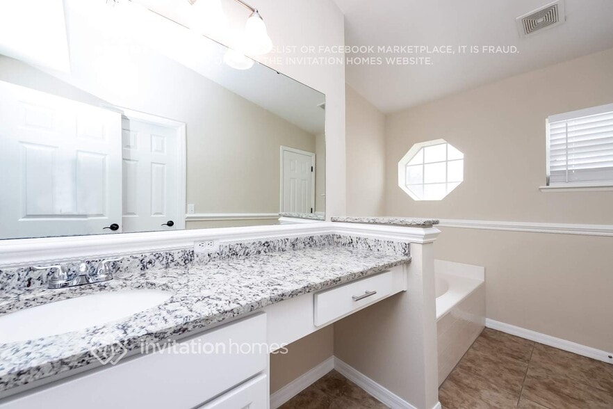 Building Photo - 1120 Blackjack Ridge St