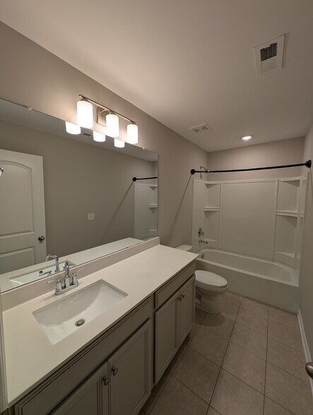 Building Photo - 204 Netherlands Blvd