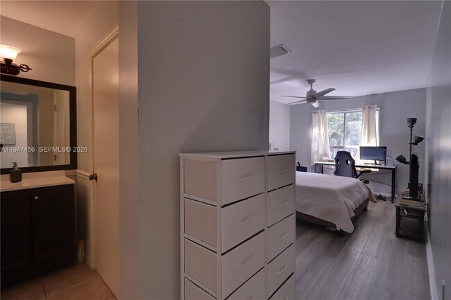 Building Photo - 2149 Discovery Cir W