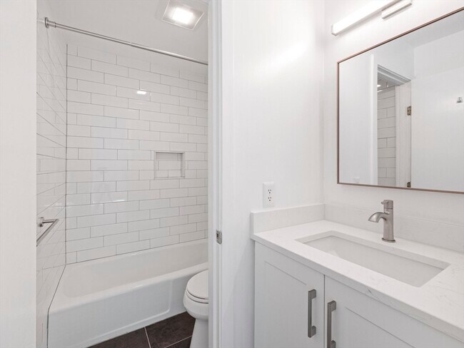 Building Photo - 18 Concord Greene