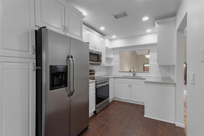 Building Photo - 4165 SW 85th Ave