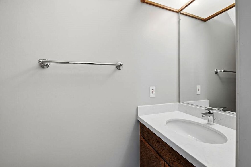 Building Photo - 28832 Conejo View Dr