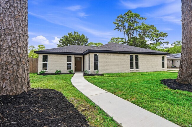 Building Photo - 25402 Thistlewaite Ln