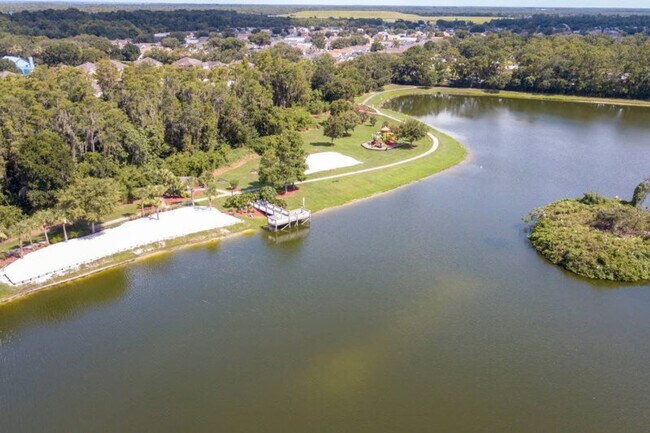 Building Photo - 1070 Lake Berkley Dr