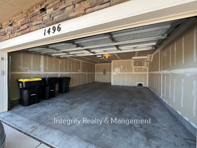 Building Photo - 1496 Royal Troon Dr