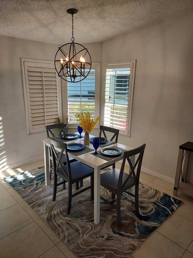 Building Photo - 17500 Primrose Ct