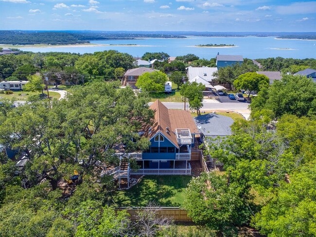 Building Photo - 1322 Amanda