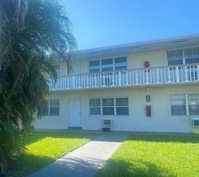 Building Photo - 39 Easthampton B