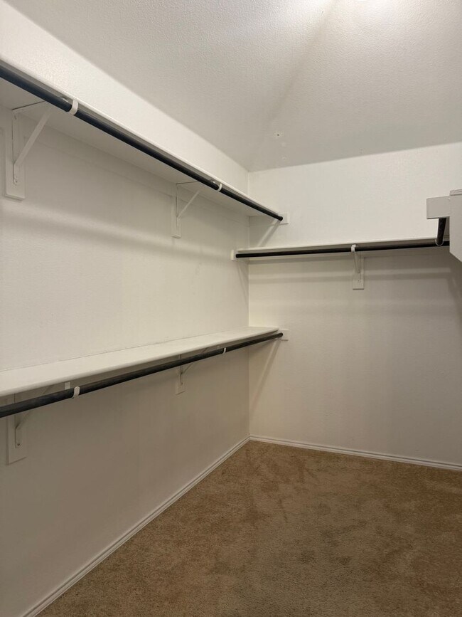 Building Photo - 3/2/2 Heights of Weatherford Estates
