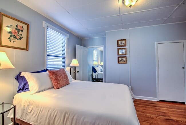 Building Photo - 1624 Edgemont Ave