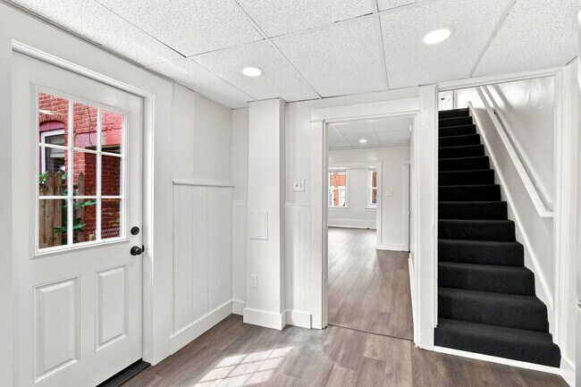 Building Photo - 405 Beaver St
