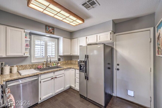 Building Photo - 5321 Tamanar Dr