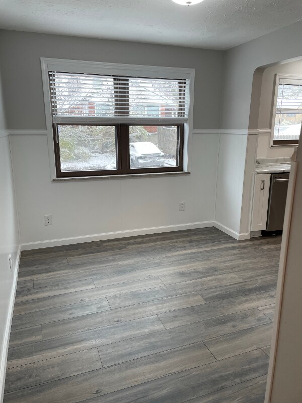 Building Photo - 5995 Cheviot Rd