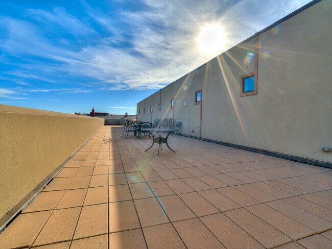 Building Photo - 444 N Central Ave