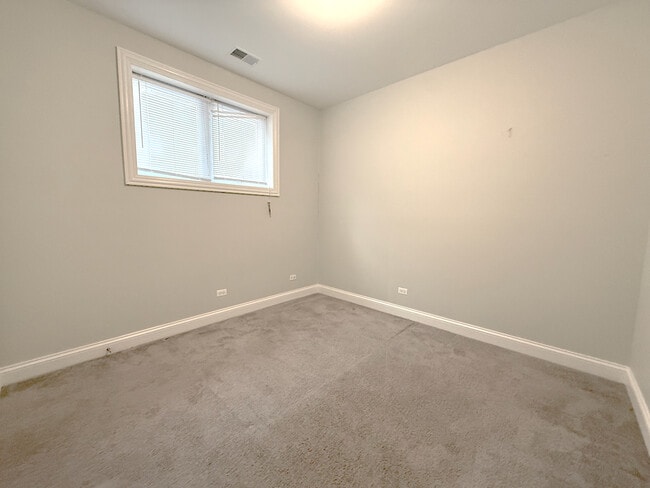 Building Photo - 5512 W Higgins Ave