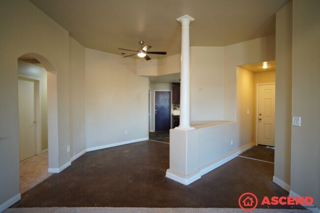 Building Photo - 5305 Pine Grove Ct