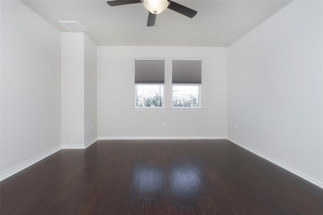 Building Photo - 5304 Golden Canary Ln