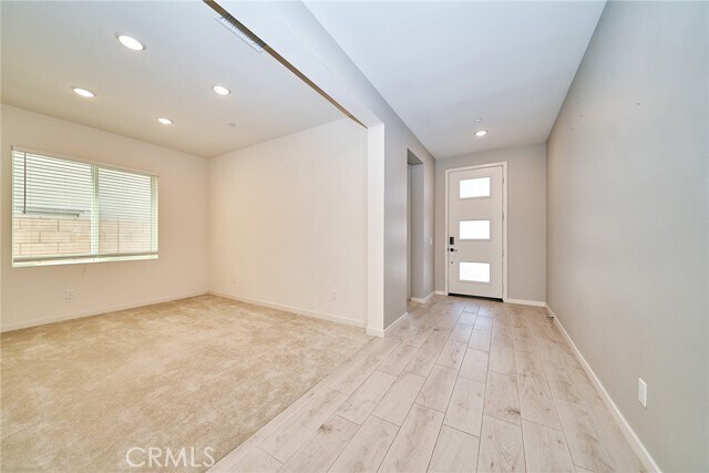 Building Photo - 2622 E Embry Ln