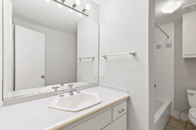 Building Photo - Stunning Rice Military Rental – Gated, Spa...