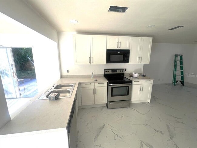 Building Photo - 132 Miller Dr