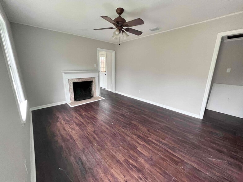 Building Photo - 2653 Foreman Cir