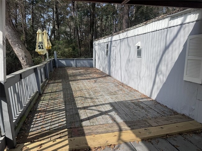 Building Photo - 422 Westchase St