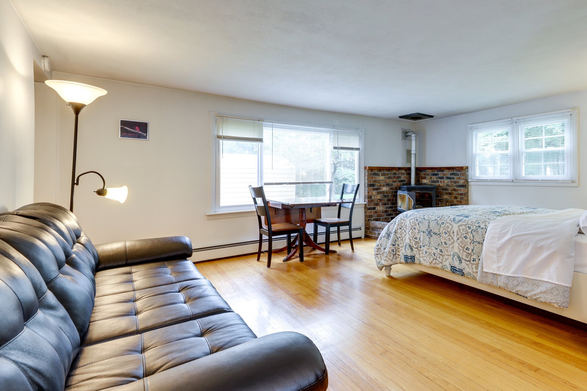 Building Photo - 44 Lakewood Dr