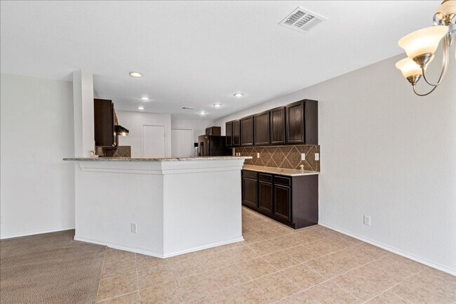Building Photo - 142 Rummel Dr
