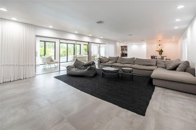 Building Photo - 4371 Casper Ct