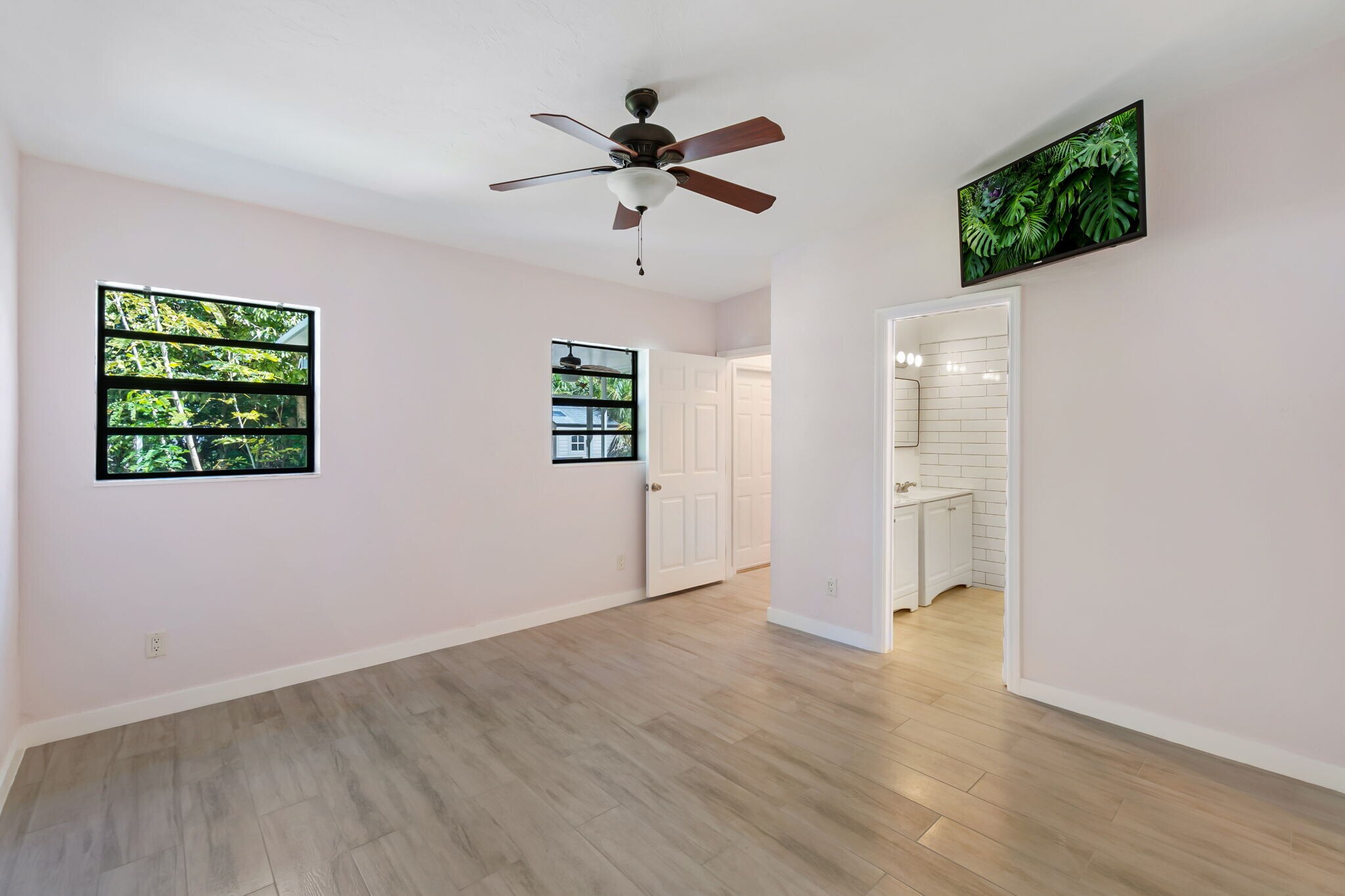 Primary Bedroom - 3275 Cottage Grove Ave