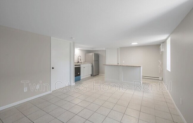 Building Photo - 2081 Hillview Rd