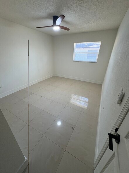 Building Photo - 7133 Pinewood Dr