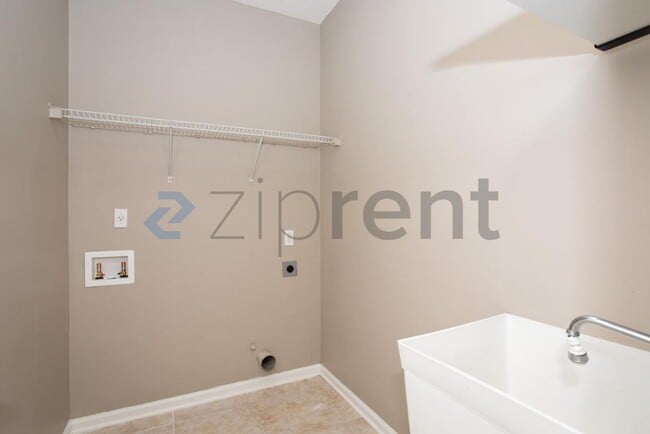 Building Photo - 932 Gallier Pl