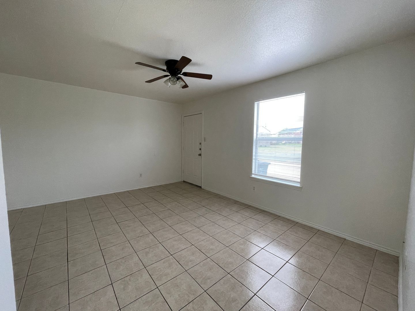 Building Photo - 1712 Benttree Dr