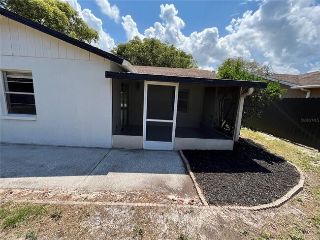 Building Photo - 5123 Brookside Ln