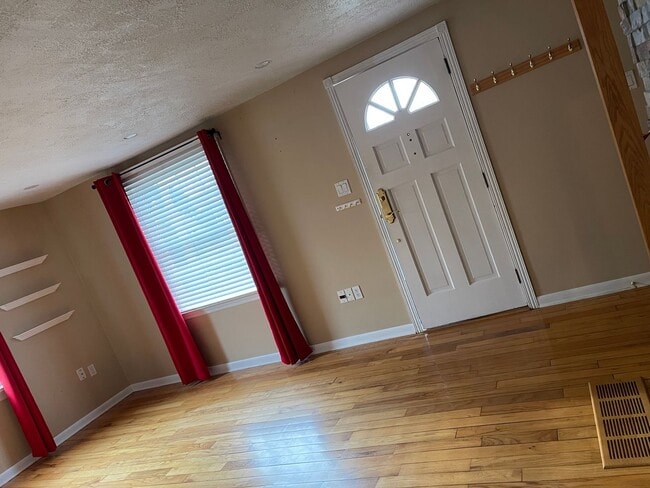 Building Photo - 3-Bedroom House Located in Northeastern School District