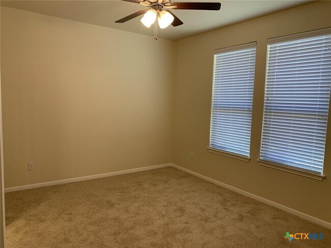 Building Photo - 612 Ripplewood Dr