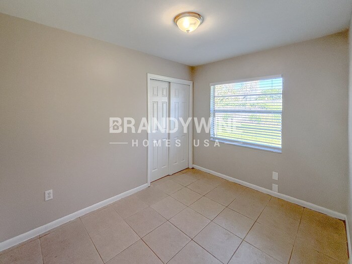 Building Photo - 6028 Flora Terrace