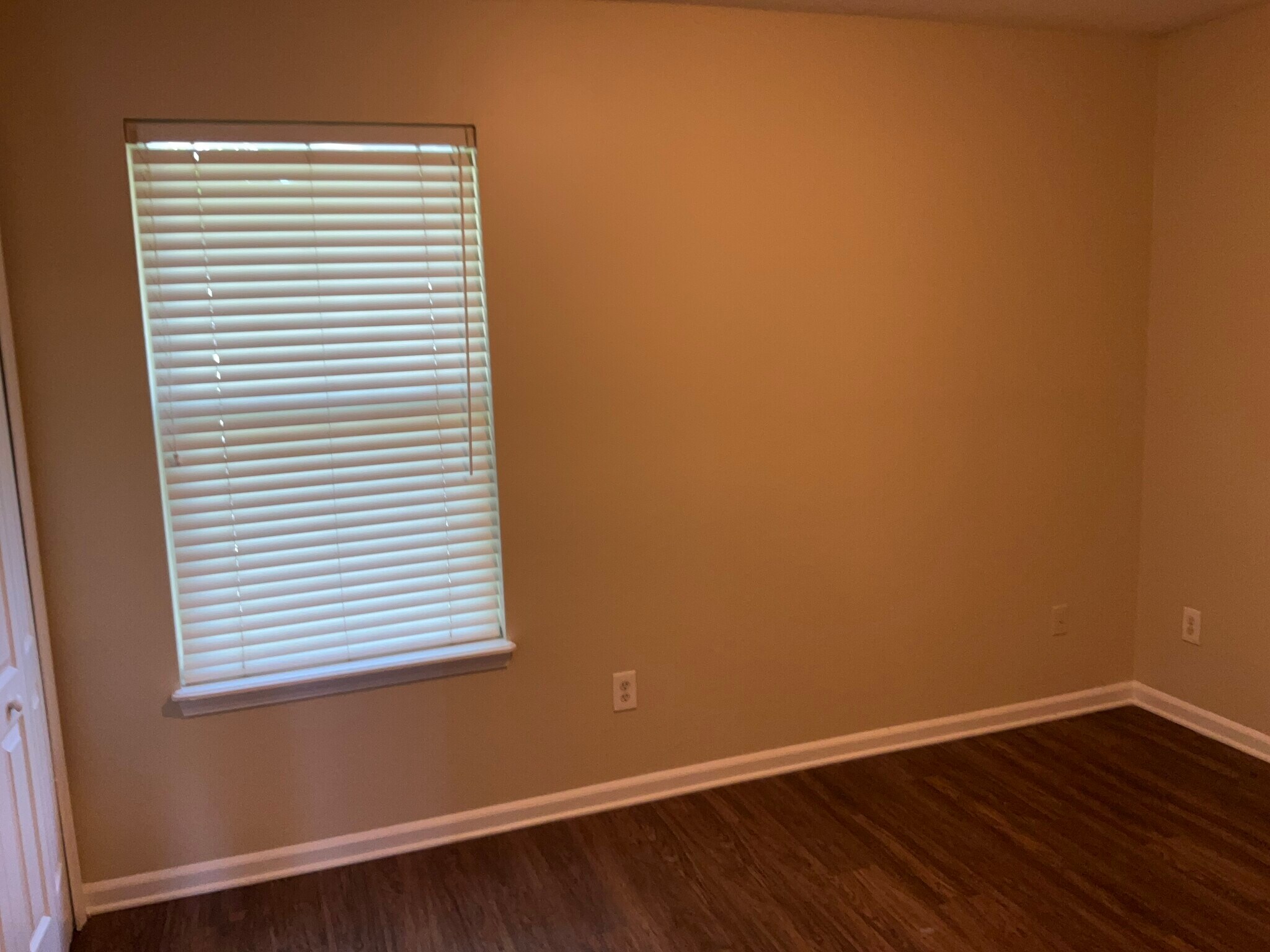 Building Photo - 1982 Protection Pt