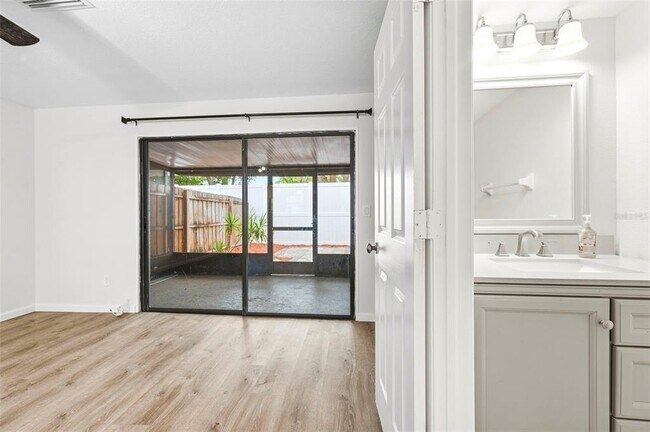 Building Photo - 2871 S Pines Dr
