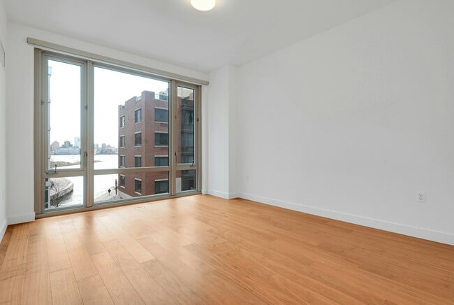 Building Photo - 2 Shore Ln