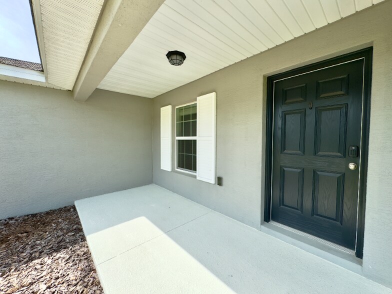 Building Photo - 13682 SW 40th Ave Rd