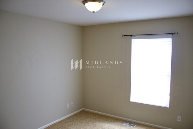 Building Photo - Springhill Split Entry