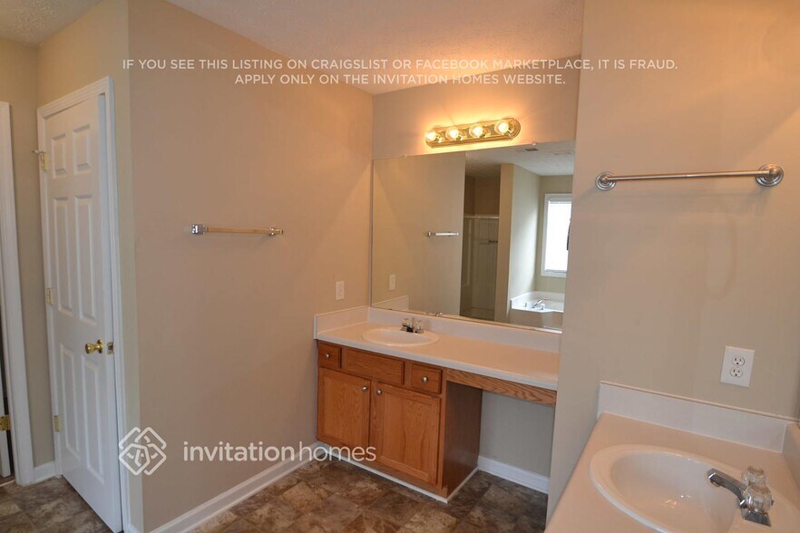 Building Photo - 2544 Tolliver Dr