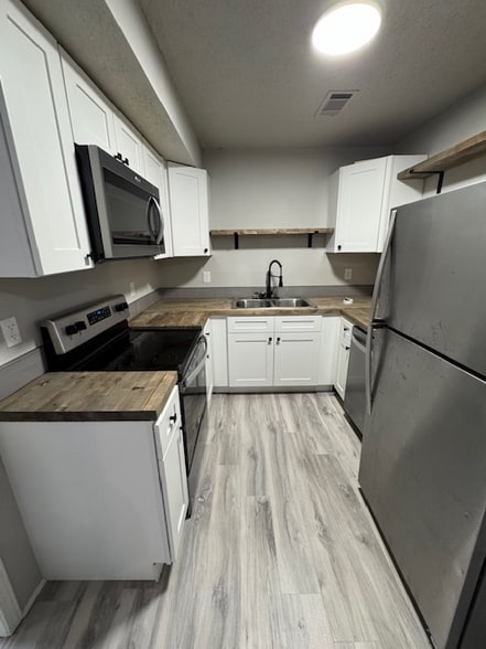 Primary Photo - 108 Penny Ln