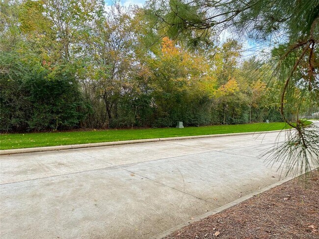 Building Photo - 1480 Las Cuevas Dr