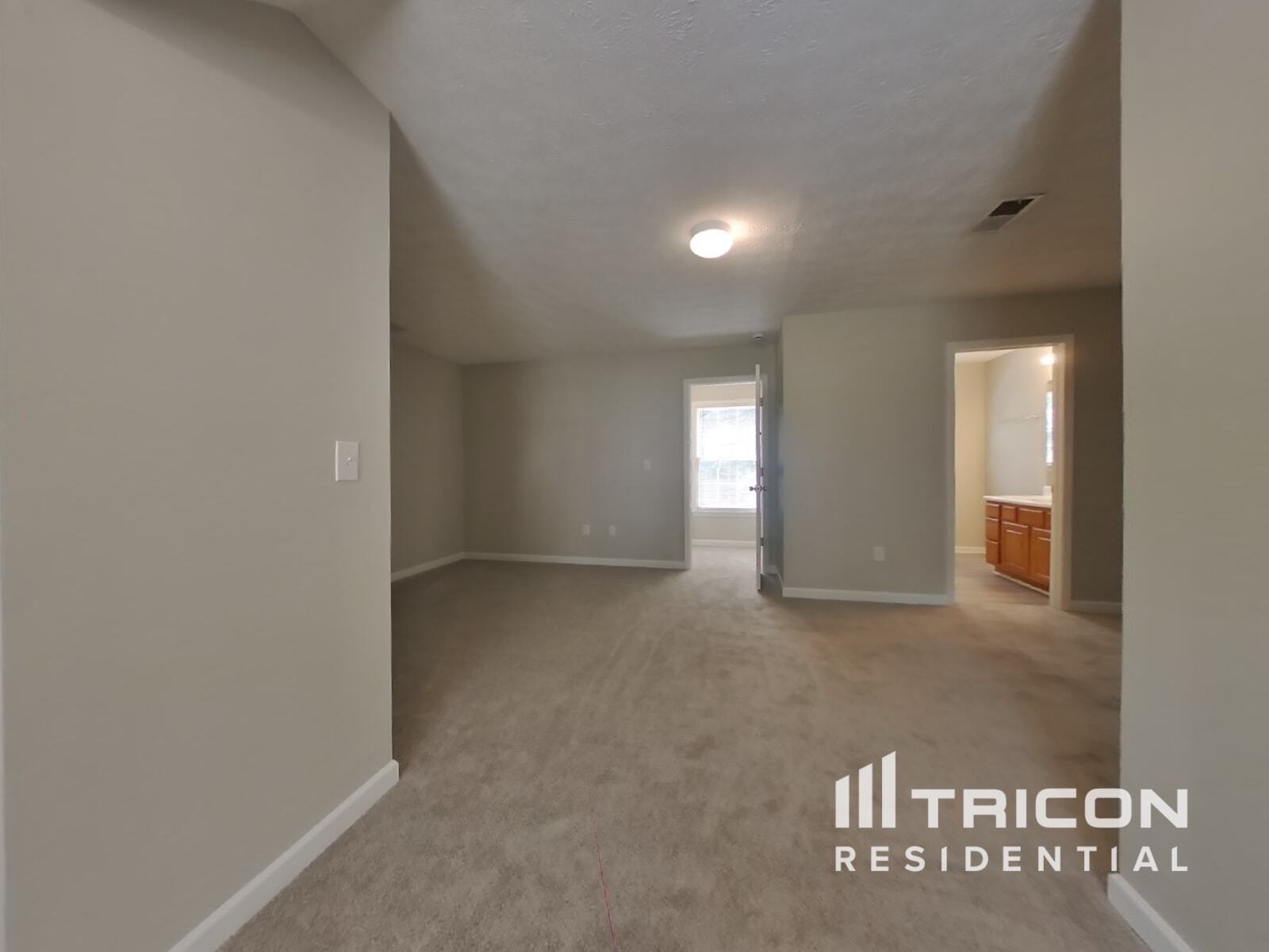 Building Photo - 3080 Kings Dr